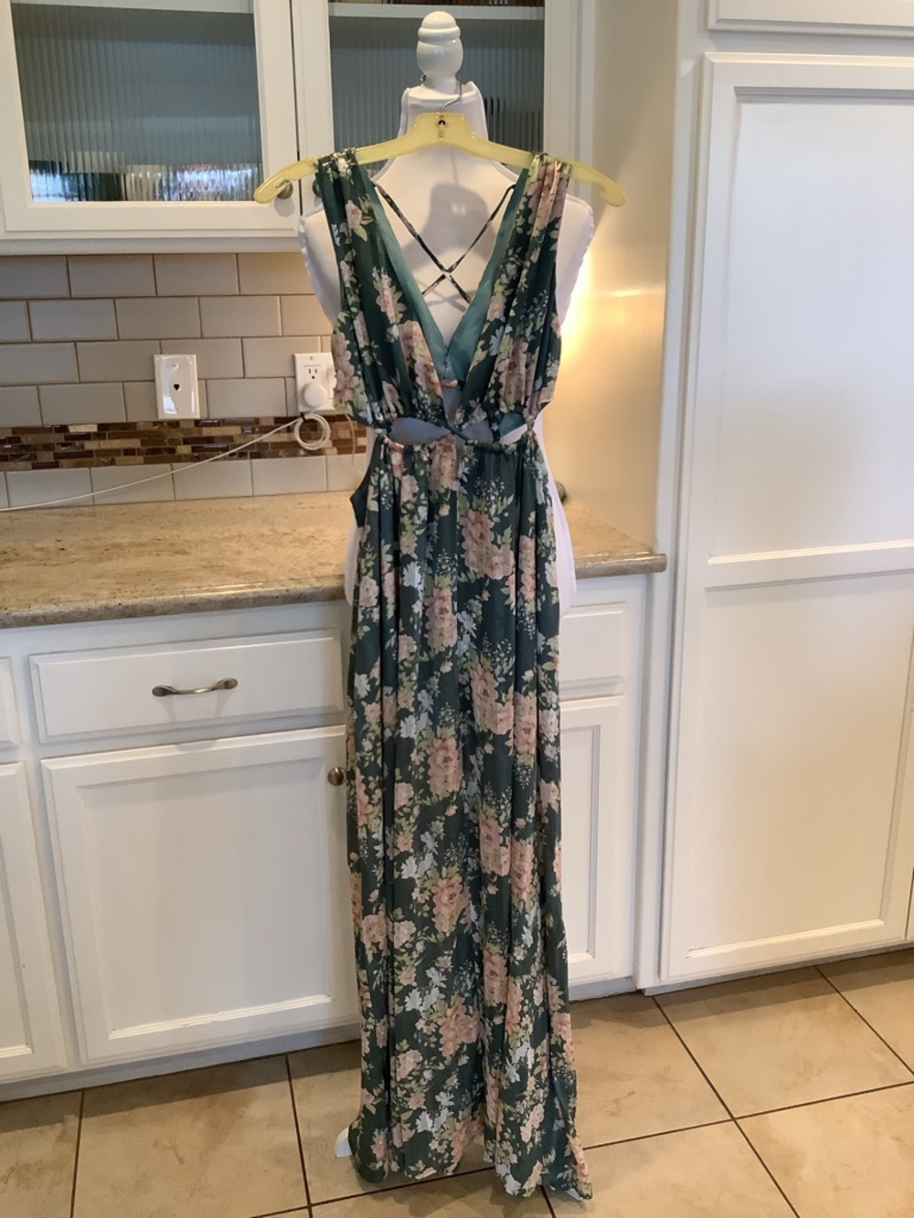 Green Floral Cutout Maxi Dress - size 2 Hello Molly - Picture 2 of 10
